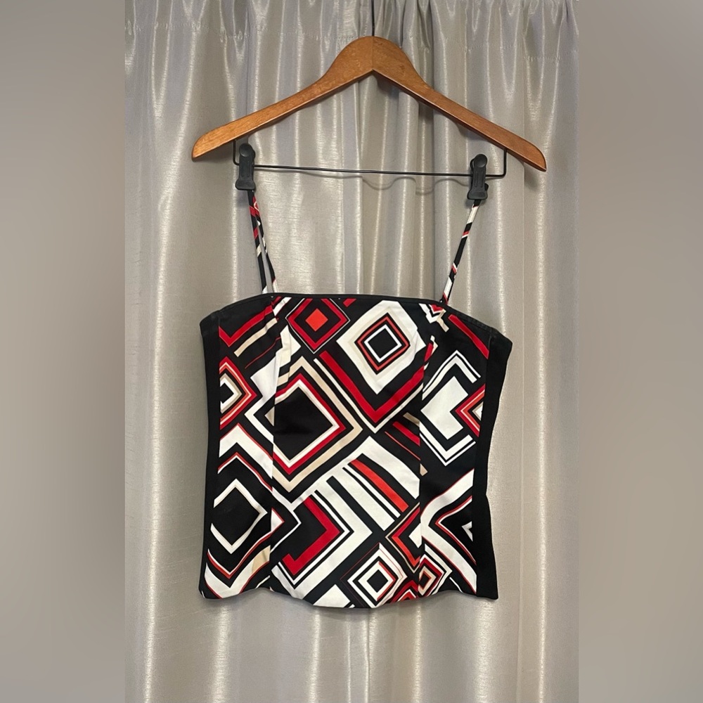 Woman’s modern bustiers with wire lining removable straps